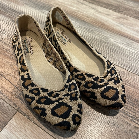Skechers Flats Women's Size 8.5 CLEO CLAW-SOME Slip On animal print leopard EUC - Picture 1 of 6